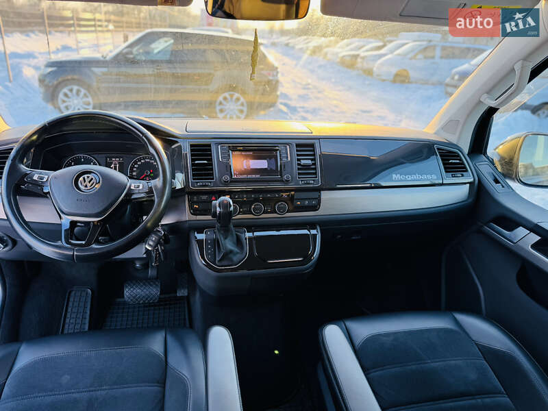 Минивэн Volkswagen Multivan 2018 в Иршаве