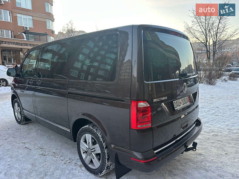 Минивэн Volkswagen Multivan 2017 в Киеве