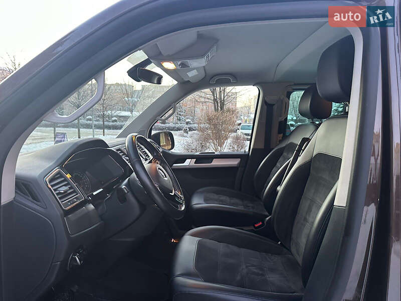 Минивэн Volkswagen Multivan 2017 в Киеве
