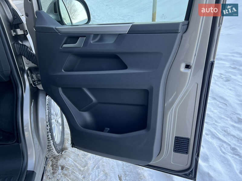 Минивэн Volkswagen Multivan 2020 в Киеве