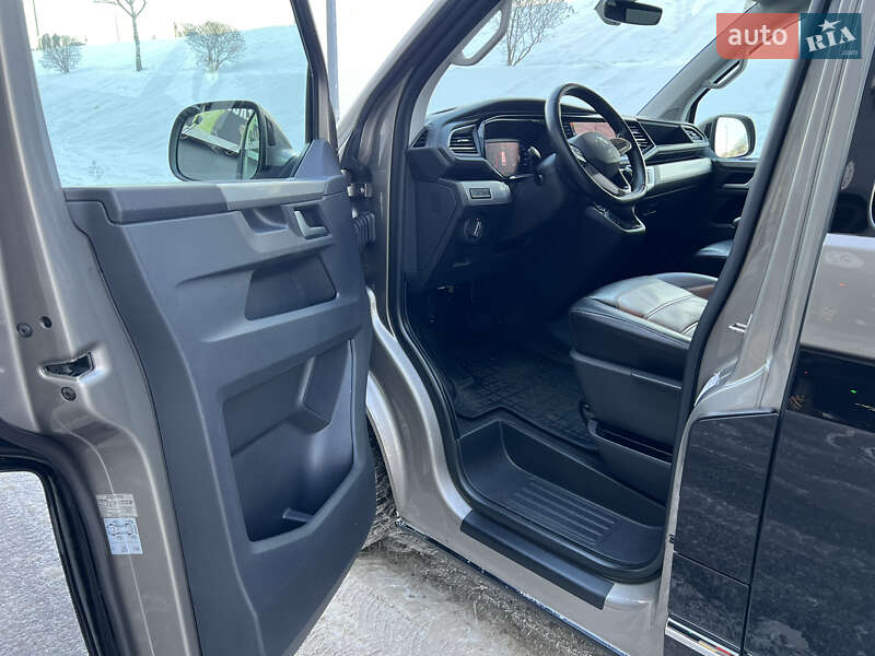 Минивэн Volkswagen Multivan 2020 в Киеве