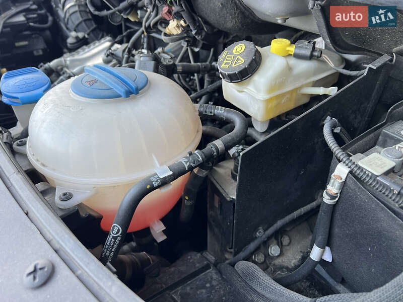 Минивэн Volkswagen Multivan 2020 в Киеве