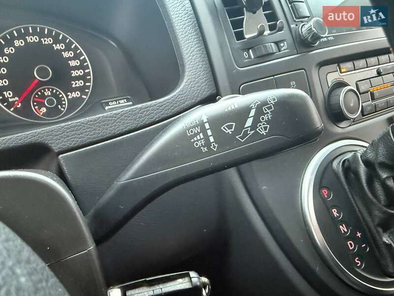 Минивэн Volkswagen Multivan 2011 в Киеве фото 22 Минивэн Volkswagen Multivan 2011 в Киеве