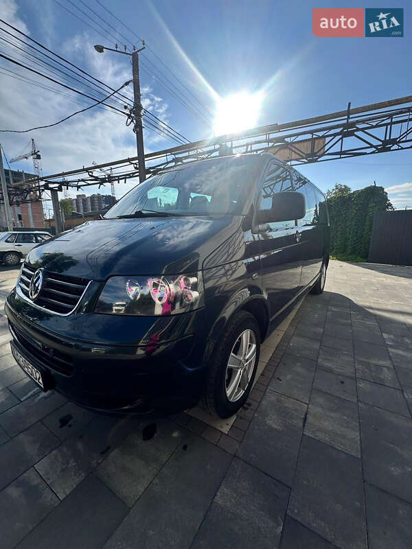 Минивэн Volkswagen Multivan 2005 в Ивано-Франковске