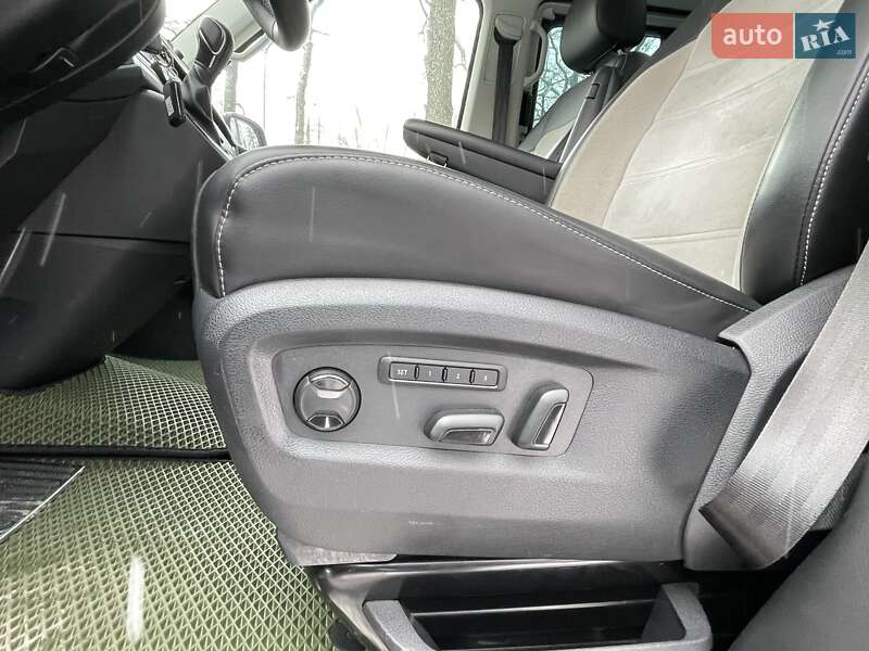 Минивэн Volkswagen Multivan 2018 в Киеве фото 26 Минивэн Volkswagen Multivan 2018 в Киеве