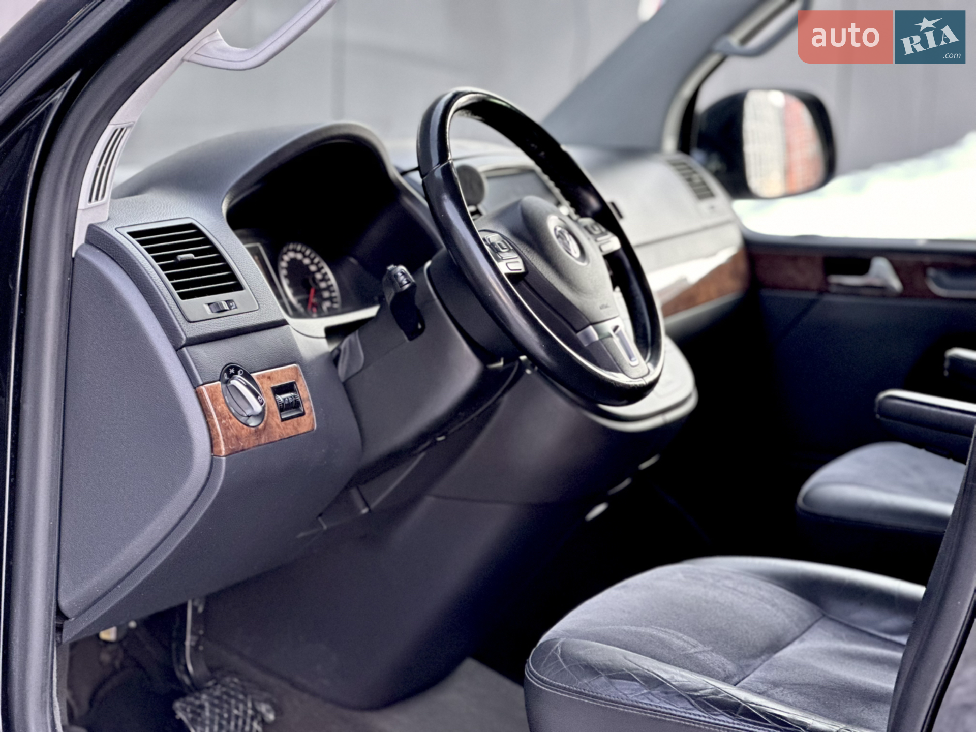2011 Volkswagen Multivan - мініатюра 24