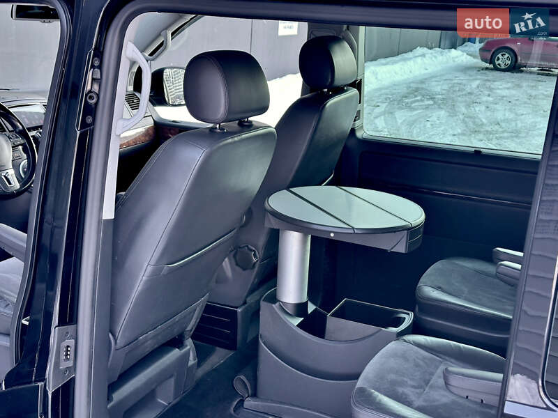 Минивэн Volkswagen Multivan 2011 в Киеве