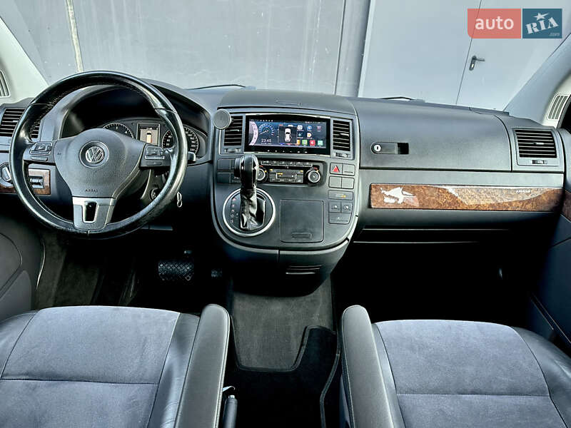 Минивэн Volkswagen Multivan 2011 в Киеве