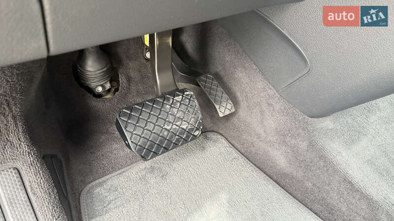 Минивэн Volkswagen Multivan 2020 в Киеве