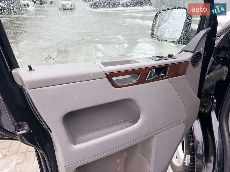 Минивэн Volkswagen Multivan 2008 в Днепре