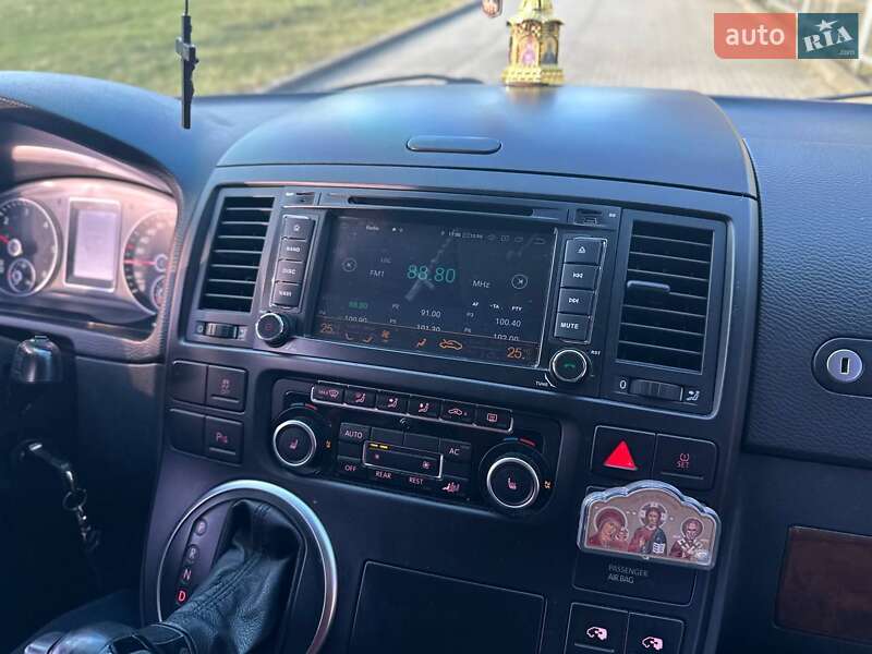 Минивэн Volkswagen Multivan 2011 в Ивано-Франковске