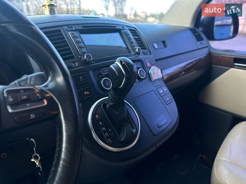 Минивэн Volkswagen Multivan 2011 в Ивано-Франковске