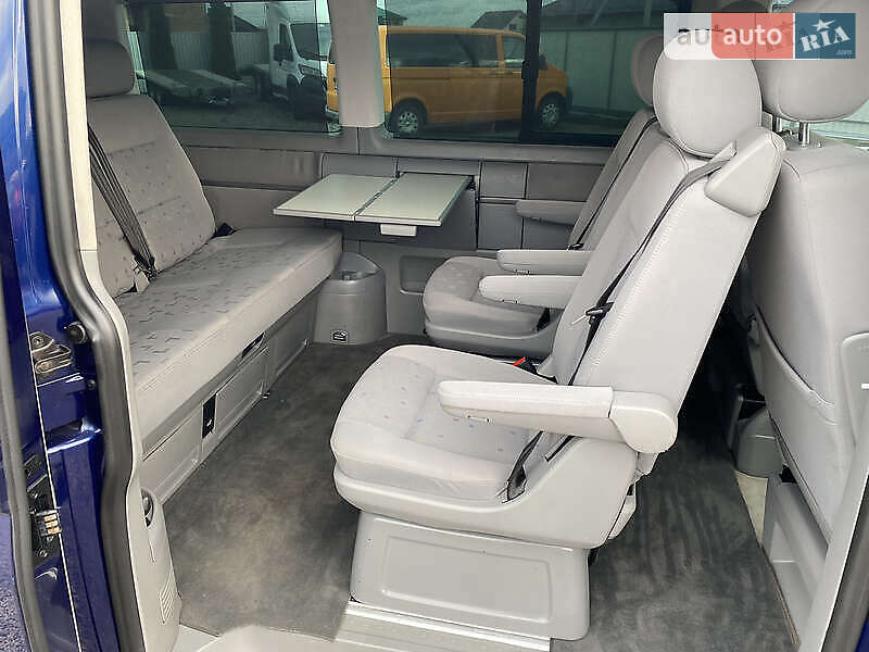 Минивэн Volkswagen Multivan 2006 в Ровно