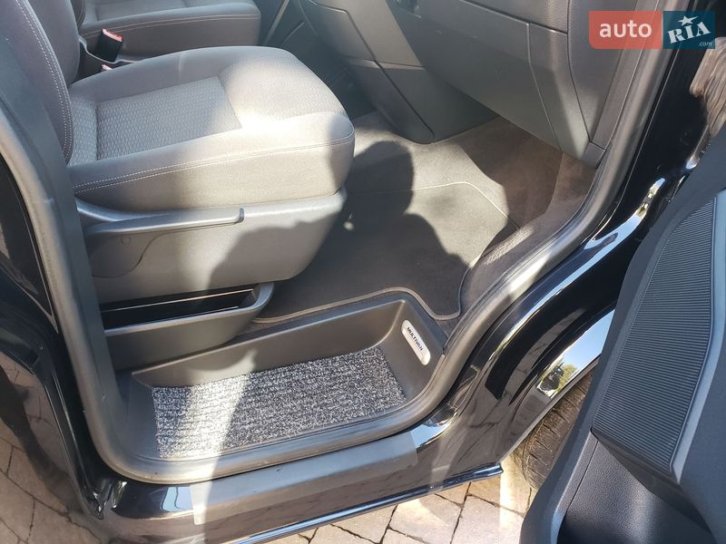 Минивэн Volkswagen Multivan 2017 в Луцке фото 62 Минивэн Volkswagen Multivan 2017 в Луцке