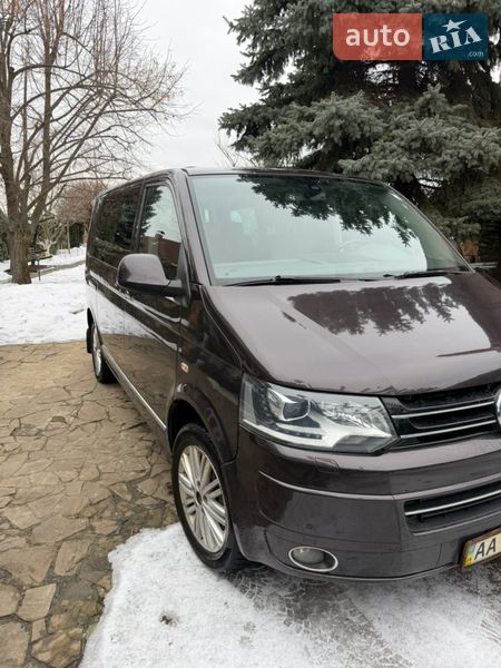 Мінівен Volkswagen Multivan 2015 в Києві