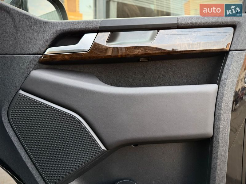 Минивэн Volkswagen Multivan 2019 в Киеве