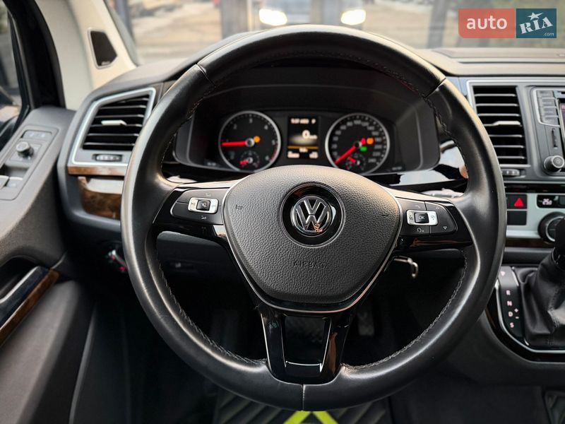 Минивэн Volkswagen Multivan 2019 в Киеве