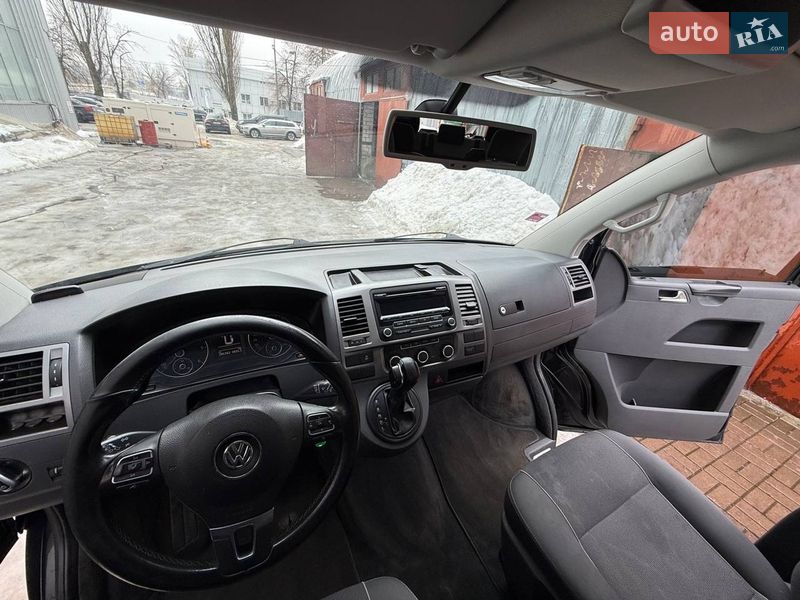 Минивэн Volkswagen Multivan 2012 в Киеве