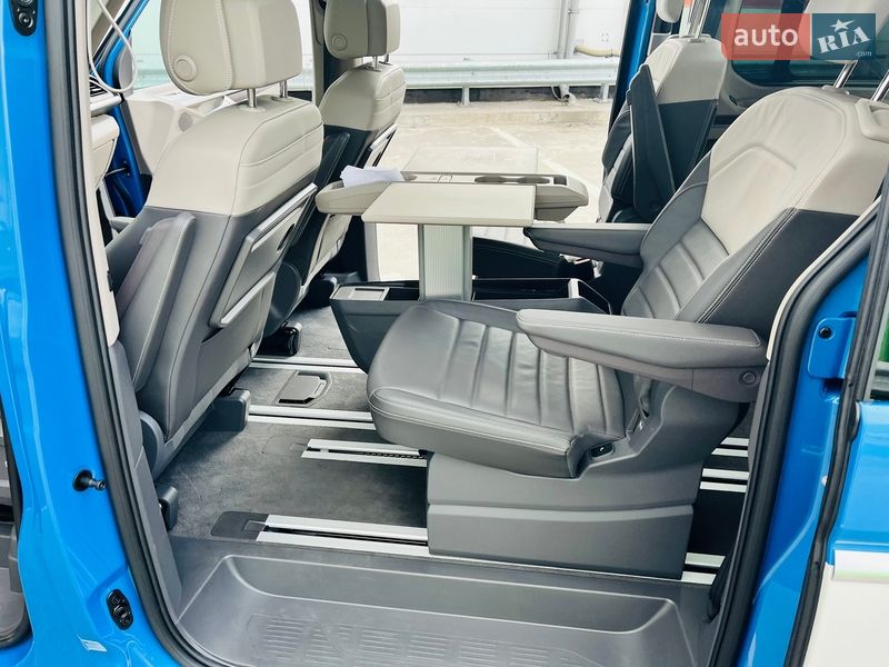 Минивэн Volkswagen Multivan 2023 в Киеве
