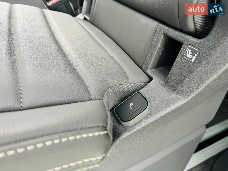 Минивэн Volkswagen Multivan 2023 в Киеве