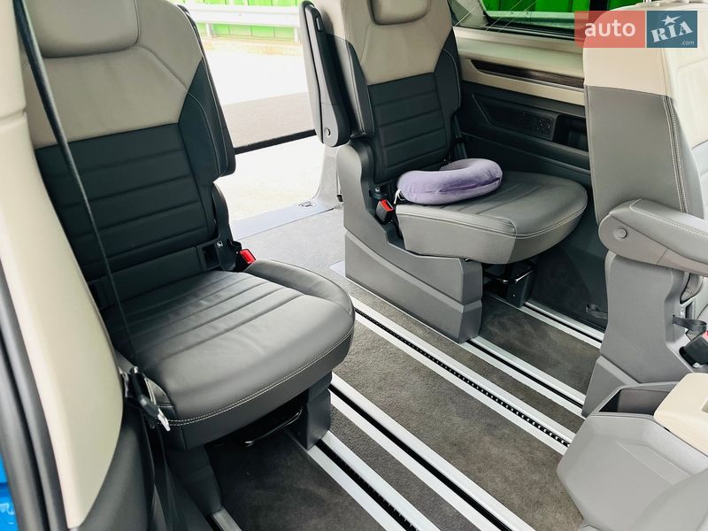 Минивэн Volkswagen Multivan 2023 в Киеве