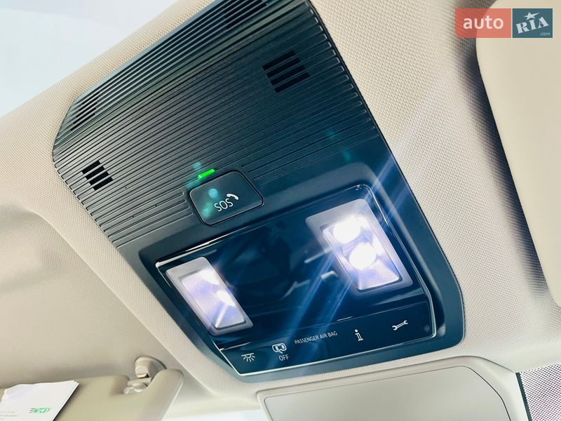 Минивэн Volkswagen Multivan 2023 в Киеве