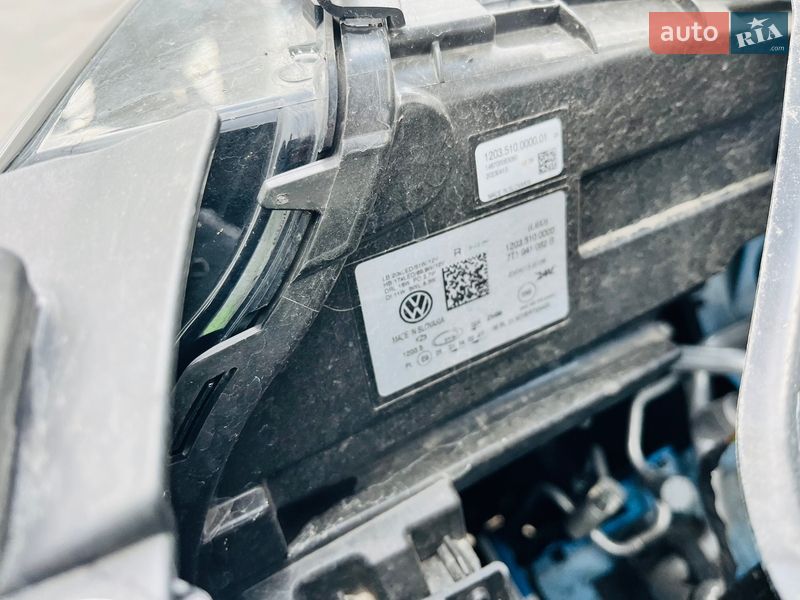 Минивэн Volkswagen Multivan 2023 в Киеве