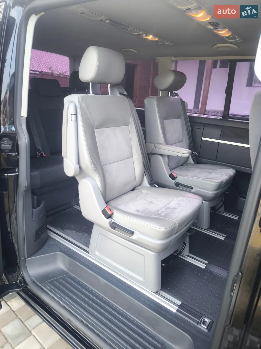 2010 Volkswagen Multivan - мініатюра 32