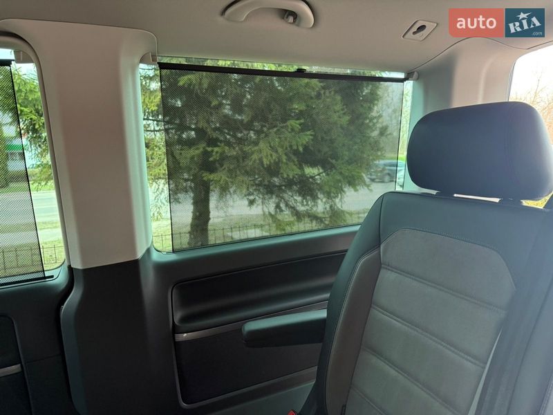 Минивэн Volkswagen Multivan 2023 в Киеве