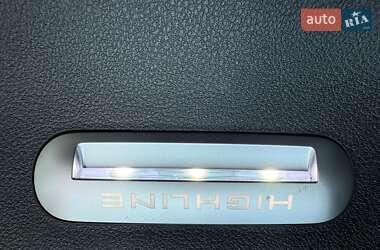 Минивэн Volkswagen Multivan 2023 в Киеве