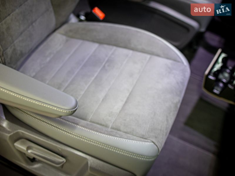 Минивэн Volkswagen Multivan 2022 в Черновцах