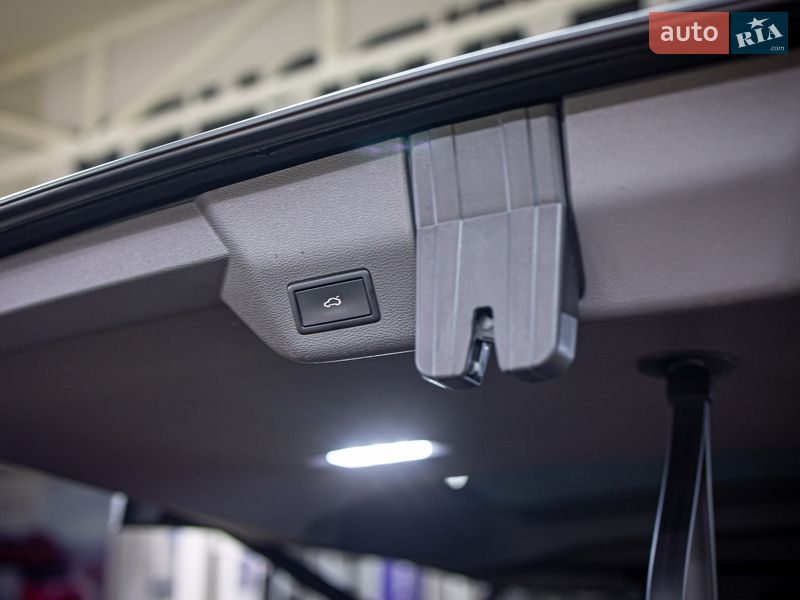 Минивэн Volkswagen Multivan 2022 в Черновцах