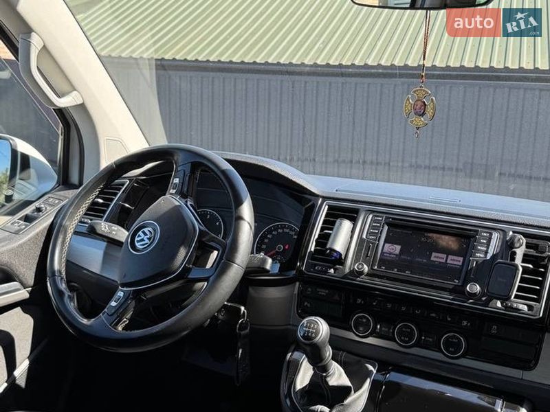 Мінівен Volkswagen Multivan 2016 в Хмельницькому