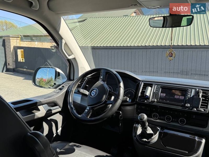 Мінівен Volkswagen Multivan 2016 в Хмельницькому