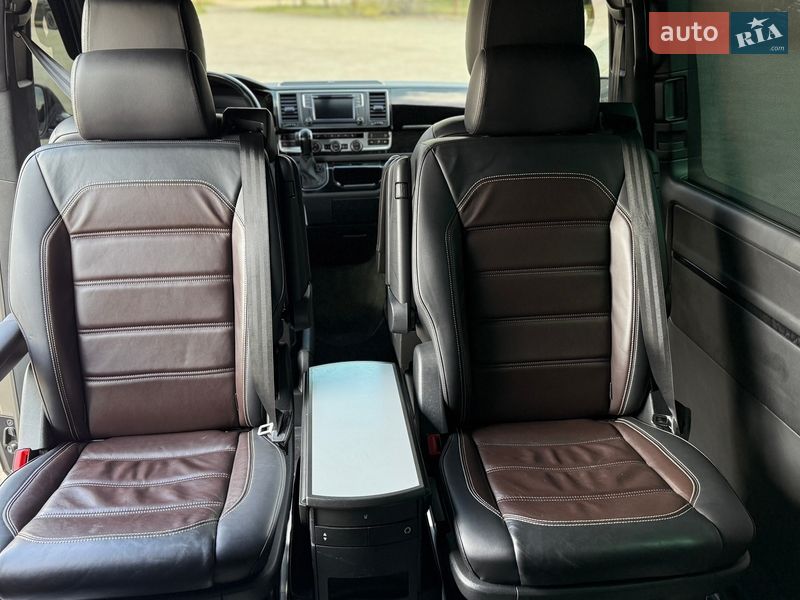 Мінівен Volkswagen Multivan 2017 в Дніпрі