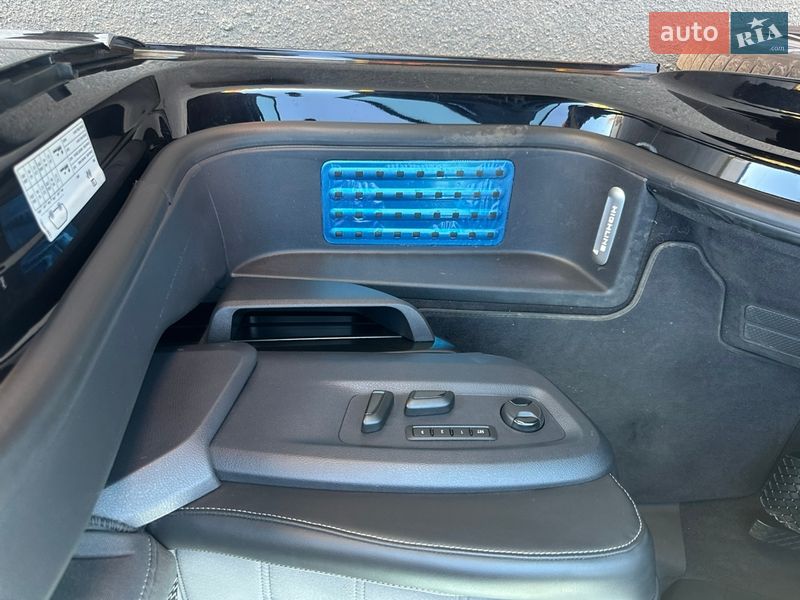 Минивэн Volkswagen Multivan 2024 в Киеве