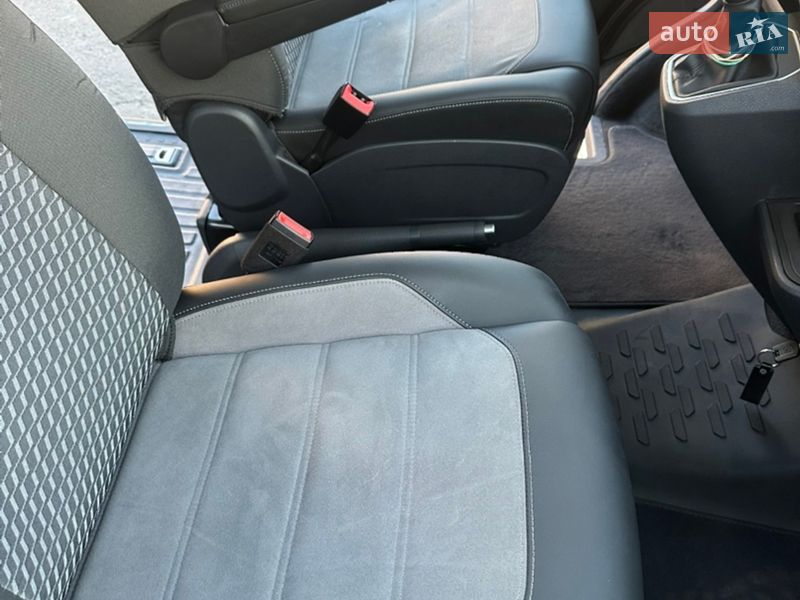 Минивэн Volkswagen Multivan 2024 в Киеве