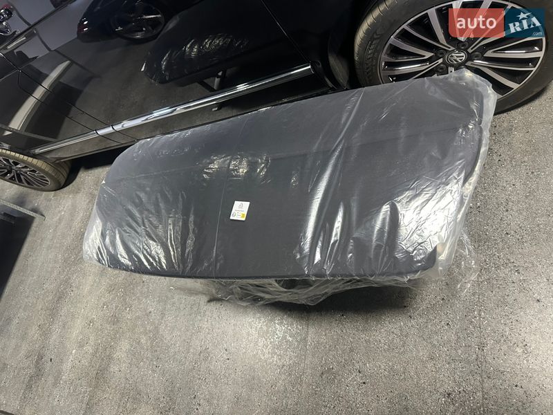 Минивэн Volkswagen Multivan 2024 в Киеве