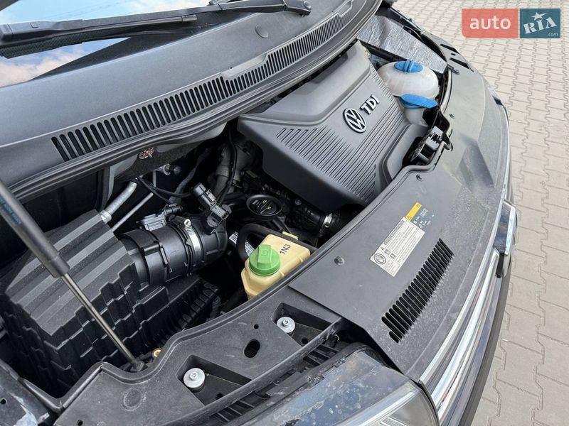 Мінівен Volkswagen Multivan 2016 в Луцьку