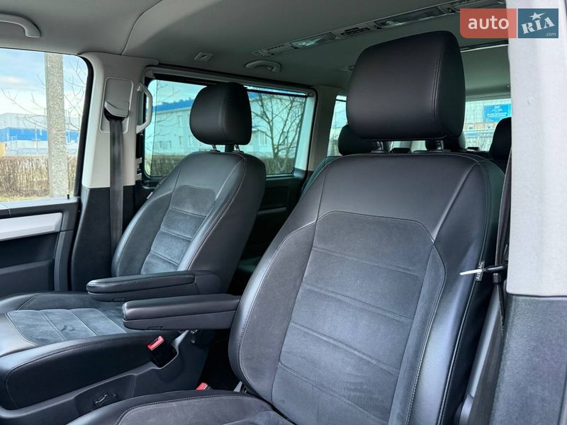 Мінівен Volkswagen Multivan 2016 в Луцьку