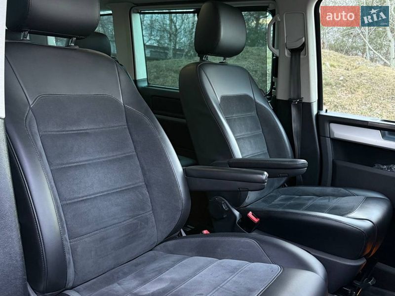 Мінівен Volkswagen Multivan 2016 в Луцьку