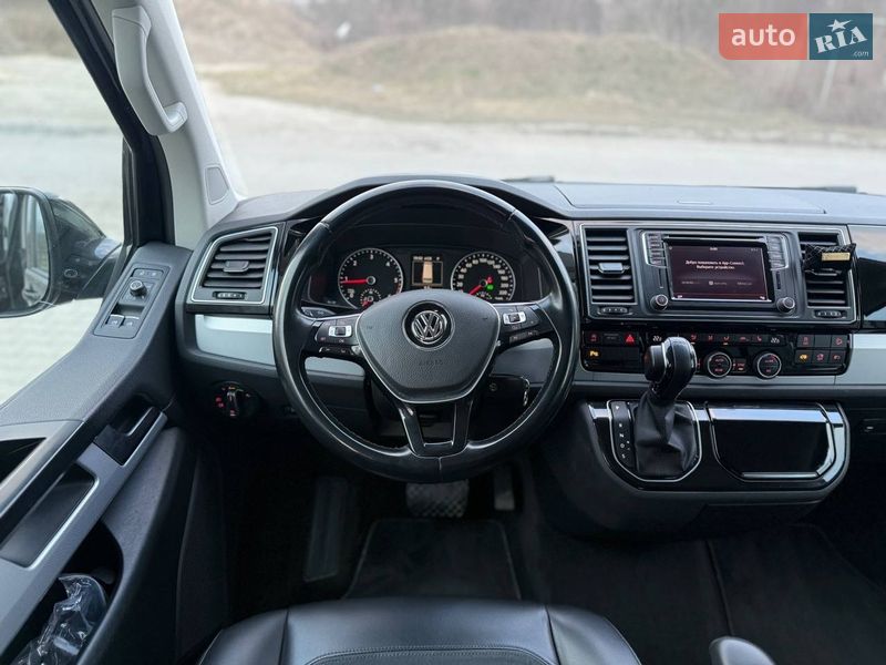 Мінівен Volkswagen Multivan 2016 в Луцьку