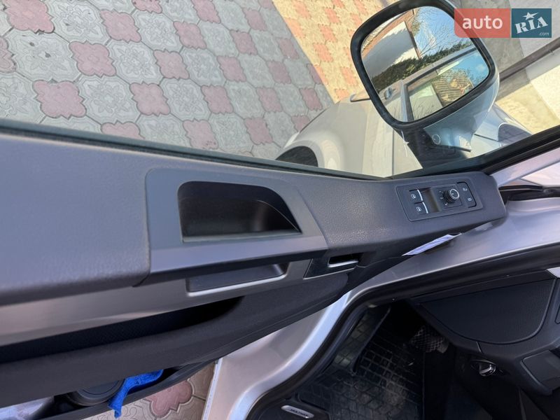 Мінівен Volkswagen Multivan 2017 в Дніпрі фото 14 Мінівен Volkswagen Multivan 2017 в Дніпрі