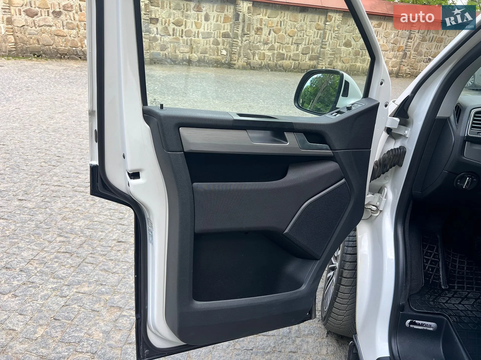 2017 Volkswagen Multivan - мініатюра 21