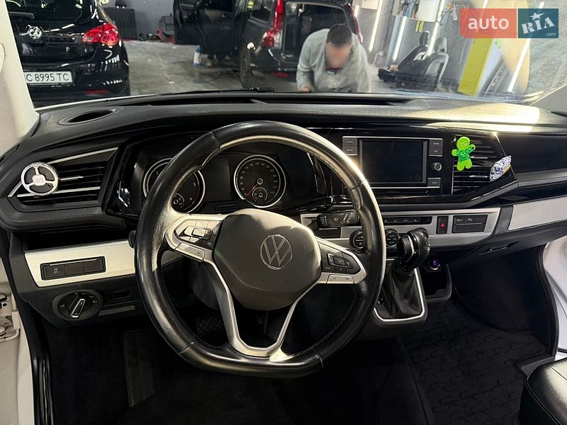 Минивэн Volkswagen Multivan 2021 в Львове