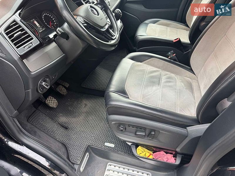 Минивэн Volkswagen Multivan 2015 в Новомосковске