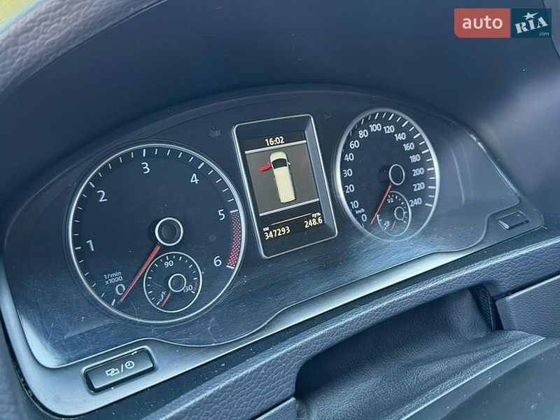 Минивэн Volkswagen Multivan 2013 в Киеве