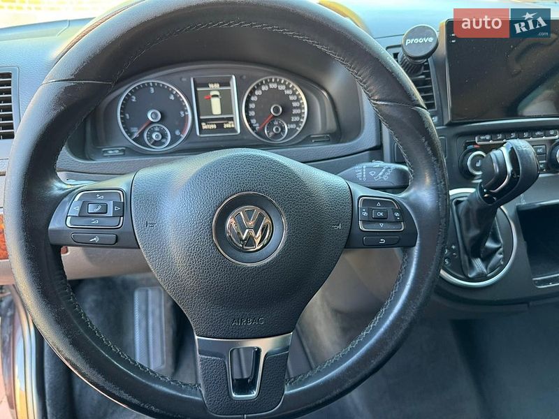 Минивэн Volkswagen Multivan 2013 в Киеве