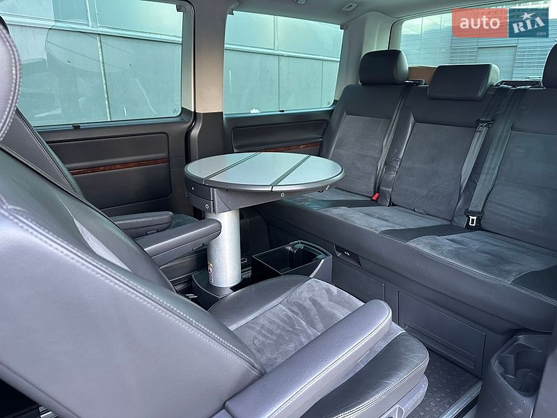 Минивэн Volkswagen Multivan 2011 в Киеве