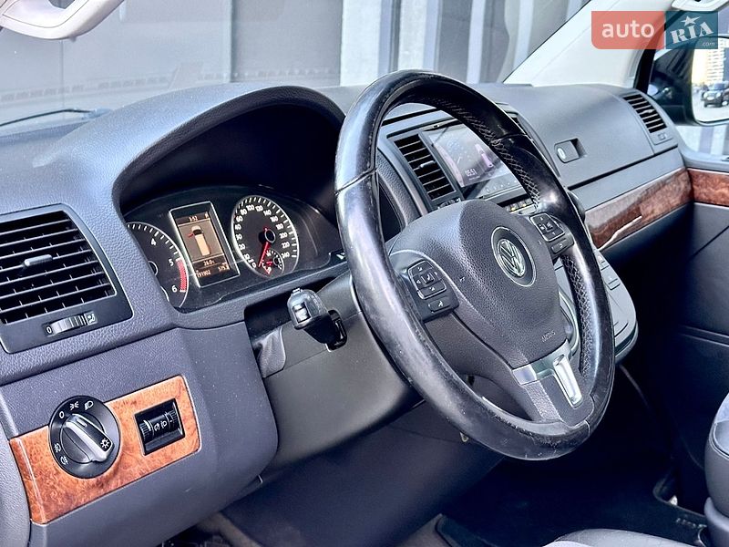 Минивэн Volkswagen Multivan 2011 в Киеве